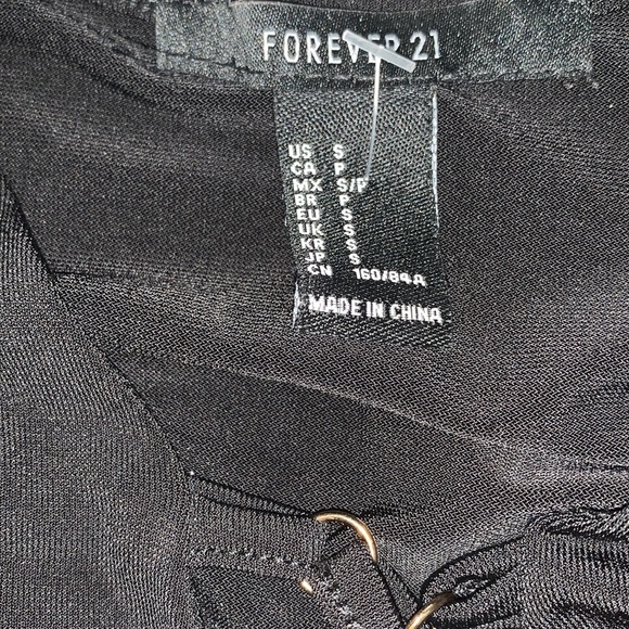 FOREVER 21 BRAND NEW SIZE SMALL BEAUTIFUL LONG SLEEVE CROP TOP - Picture 9 of 10